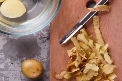 Don’t Throw Away Potato Peels: Creative Ways to Reuse Them in the Home and Garden (an)